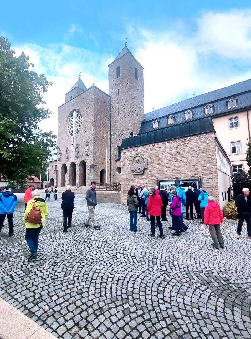 Münsterschwarzach Die Klosterkirche des Benedektinerklosters Abtei Münsterschwarzach in Schwarzach am Main