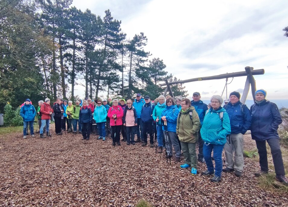 Auf der Wanderschaft Die Teilnehmenden der Wanderfahrt auf einem Gruppenfoto vereint